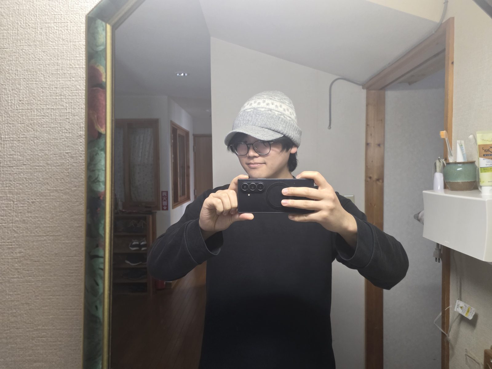 帰る直前に、なぜか押井守みたいな帽子を親からもらいました